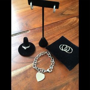 Heart bracelet, 925 ring, trio of rings and earrings, sold as a lot only